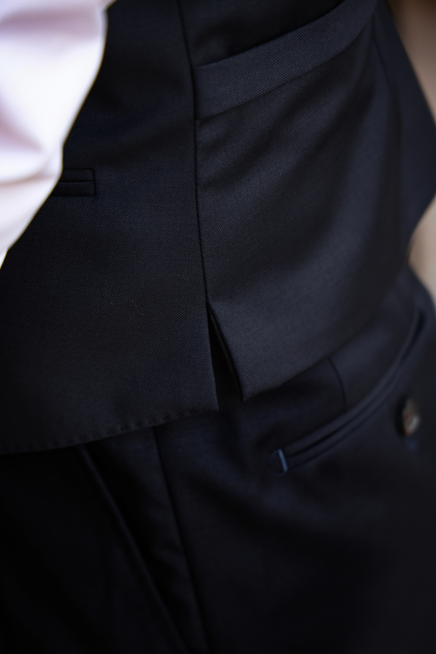 V-Neck Waistcoat in Pure Wool — Midnight Blue