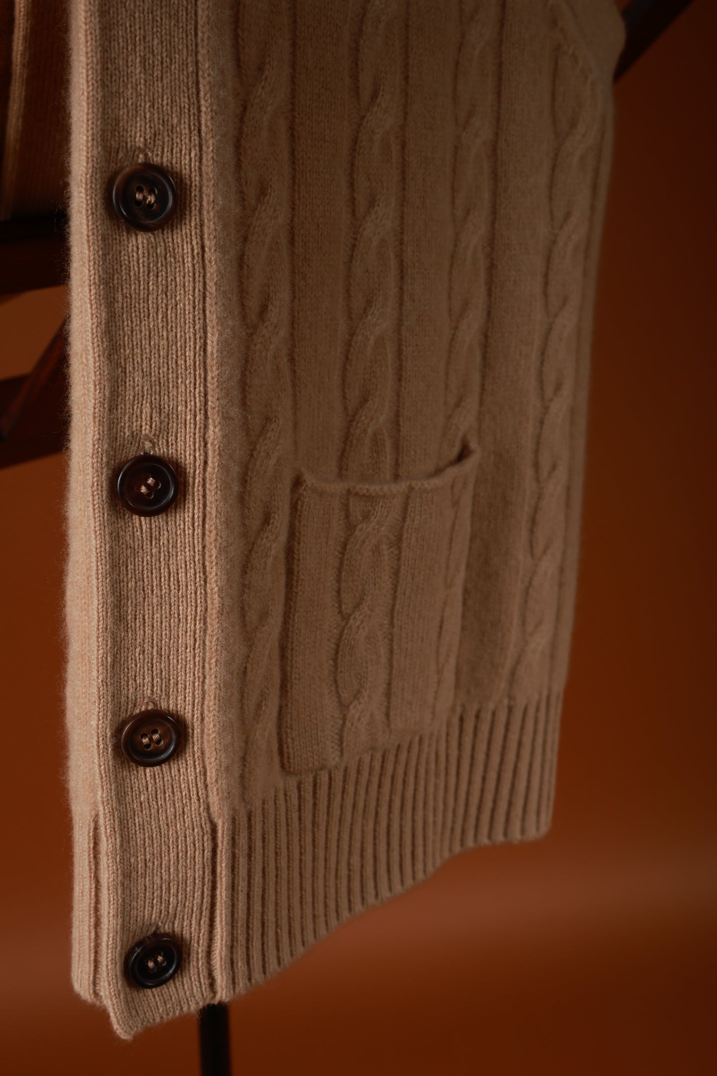 「Dune Wheat」V-Neck Knit Vest