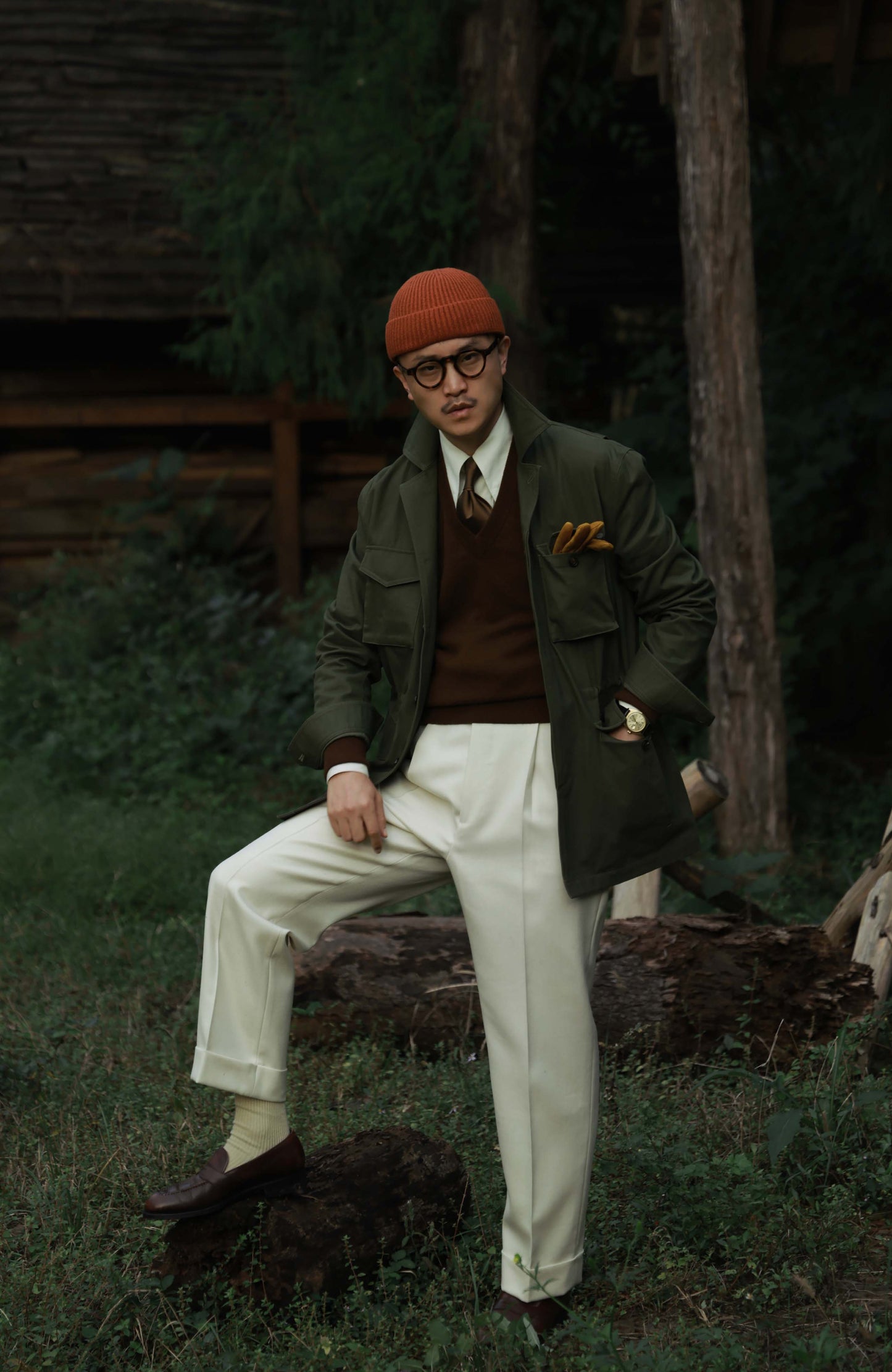 High-Waisted Wool-Cashmere V-Neck Sweater — Maple Brown