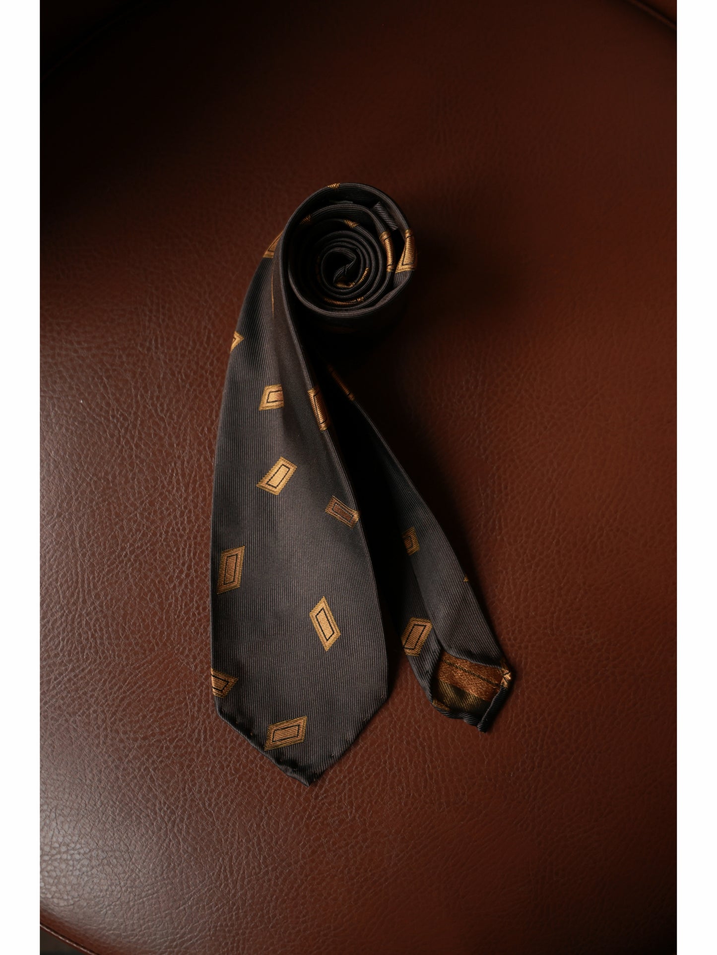 「Cocoa Diamond」Mulberry silk Three-fold Tie