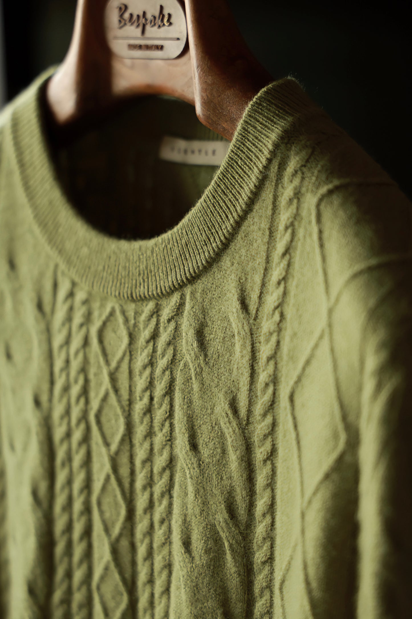 「Heathland Green」Cable-stitch Crew Neck Sweater