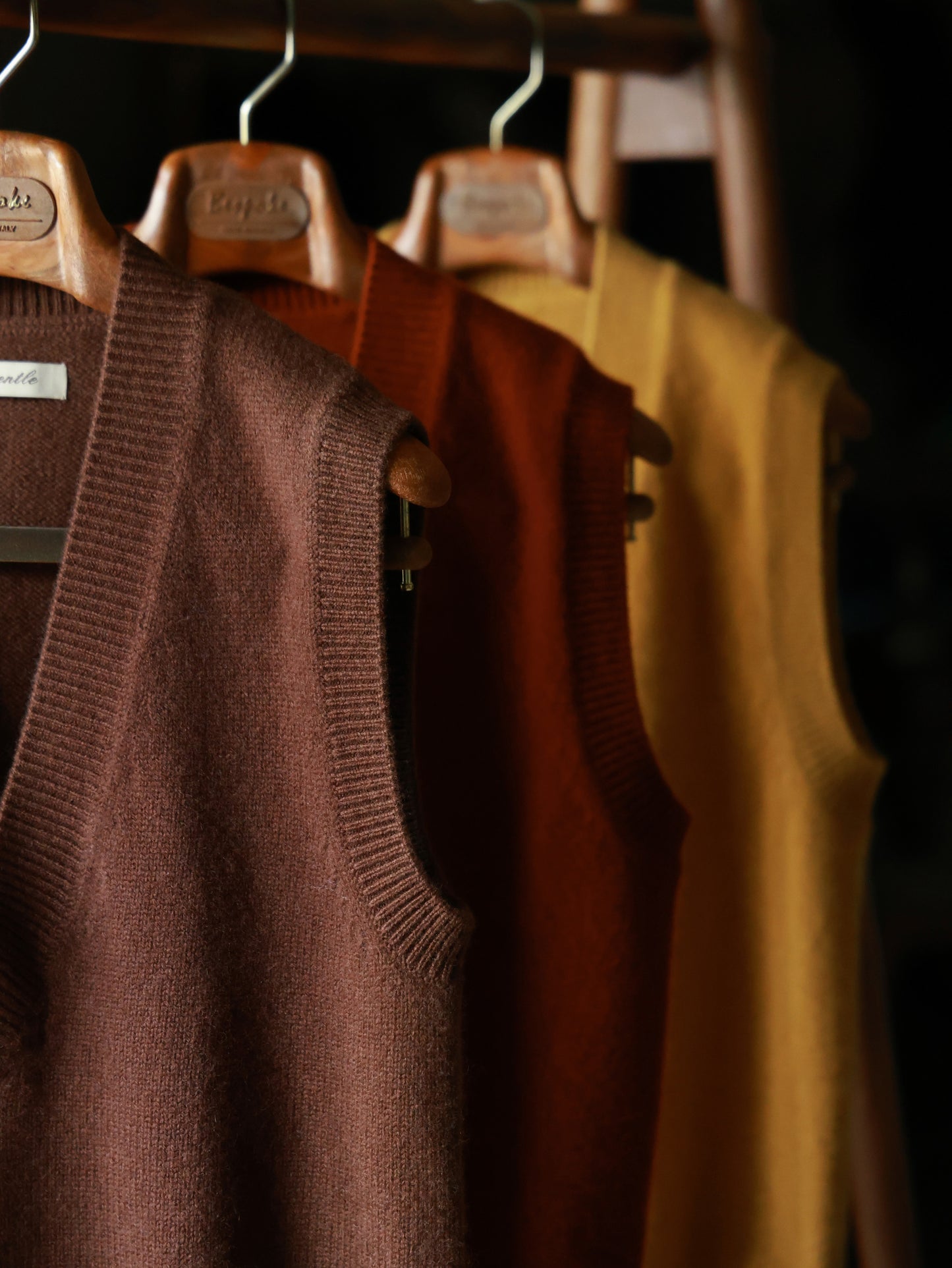 「Sunflower Cream」 V-Neck Knit Vest