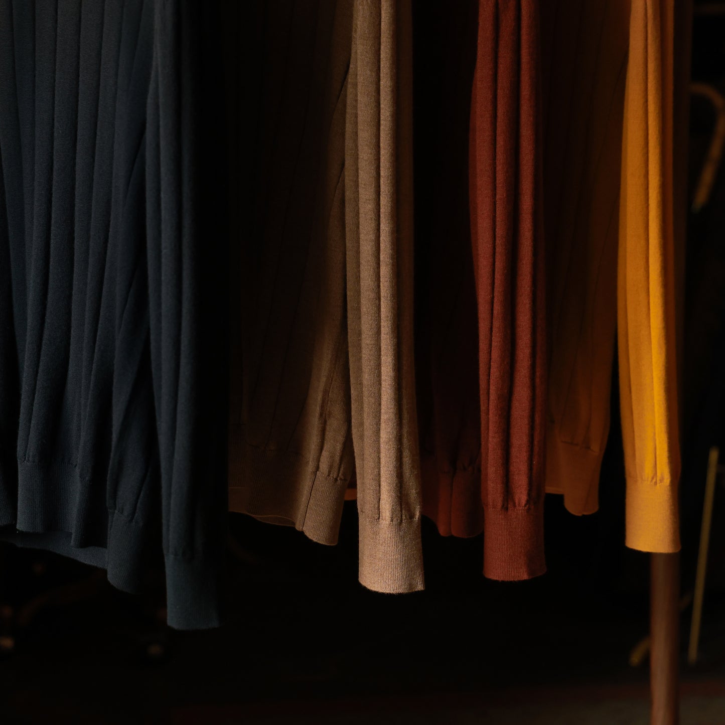 「Phantom Black」Mock Neck Sweater