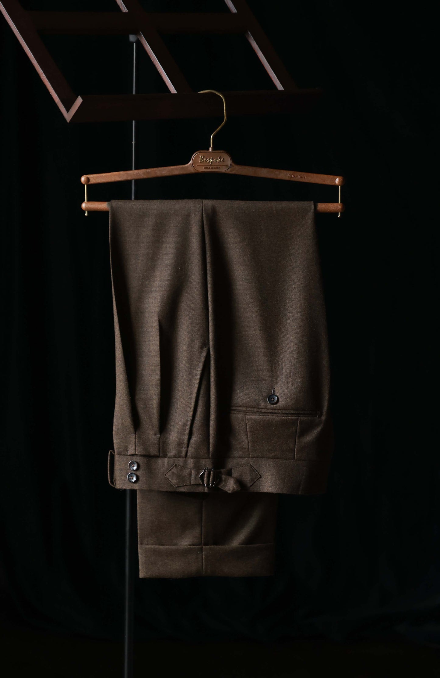 Suit Trousers with Parisian Side Adjusters and High-Waisted — Flannel Cigar Brown
