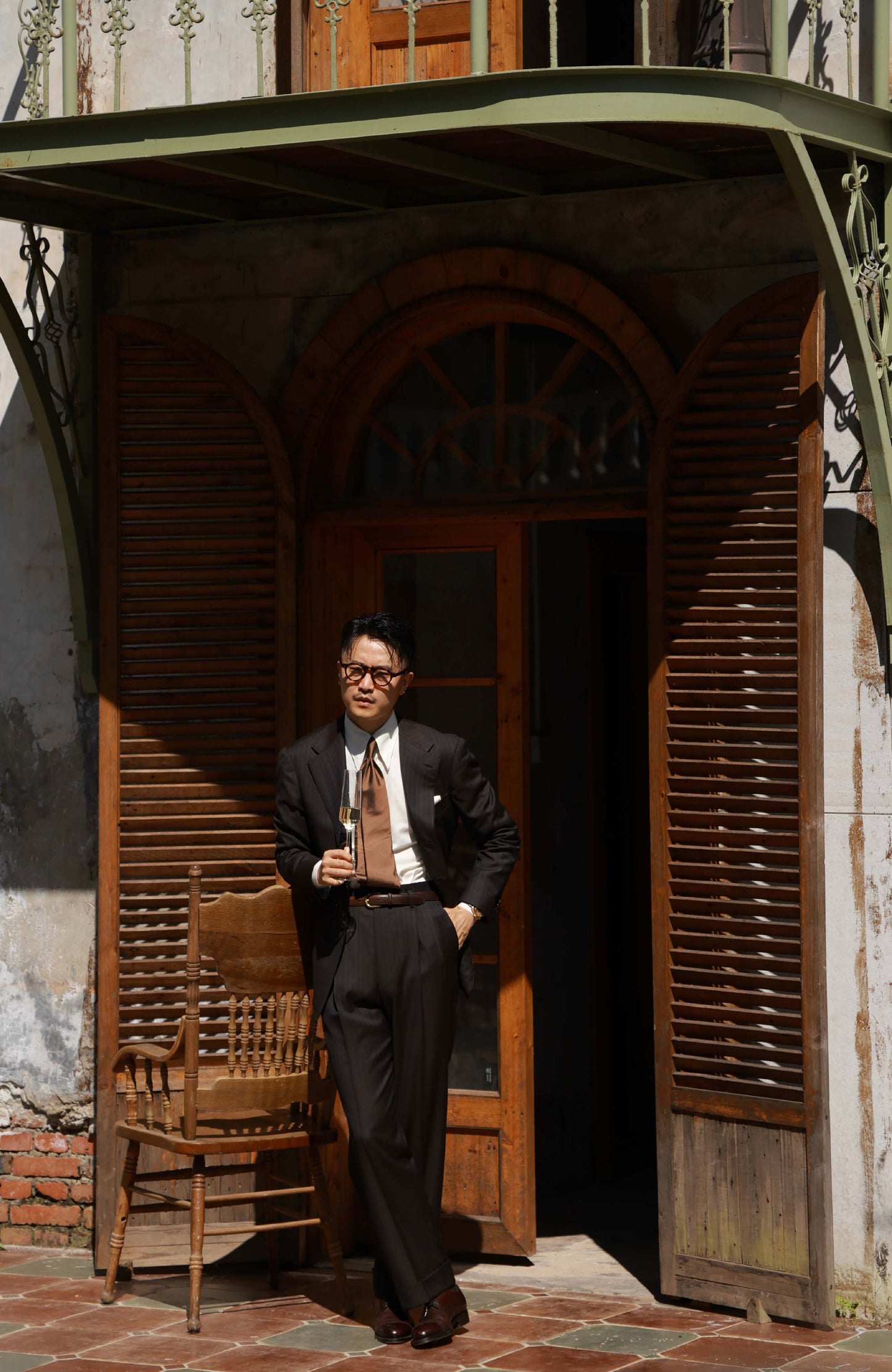 High-Waisted Suit Trousers with Hollywood-Waist — Timeless Brown