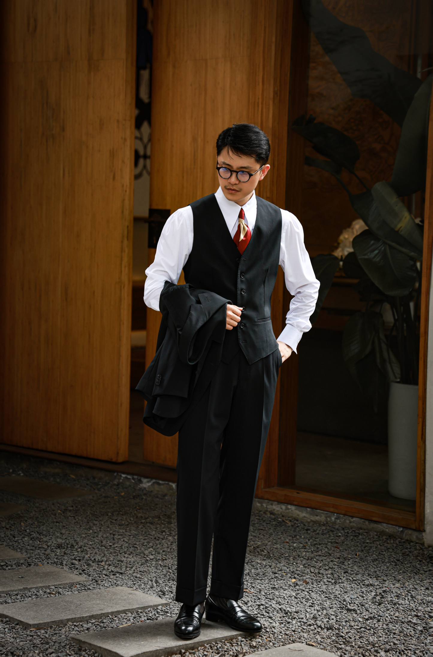 "Elegant Black" three-piece vest 