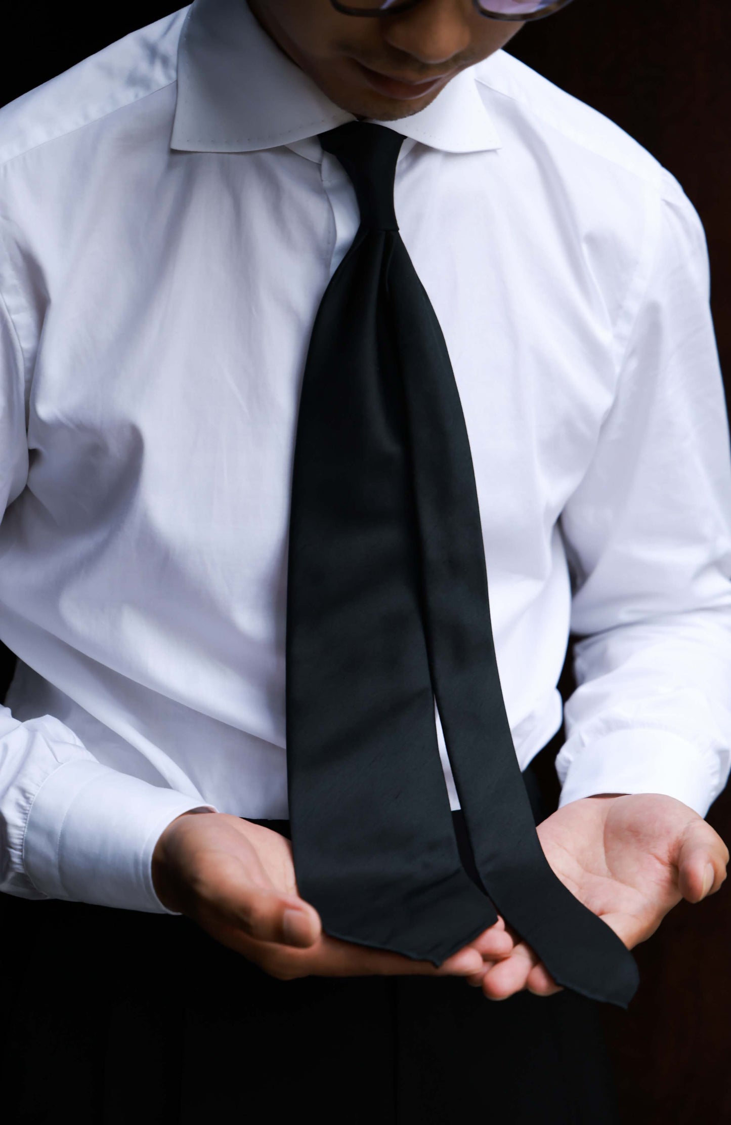 「Phantom Black」Mulberry silk Three-fold Tie