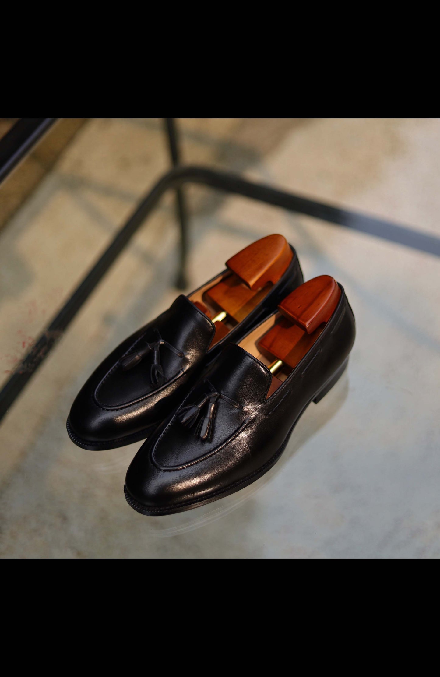 Calf Leather Fringed Blake-Stitched Loafer — Elegant Black/ Dark brown