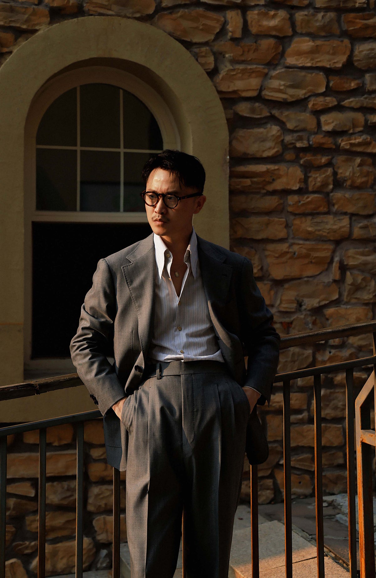 140s Merino Wool Half-Canvas Single-Breasted Suit Jacket — Stone Grey Herringbone