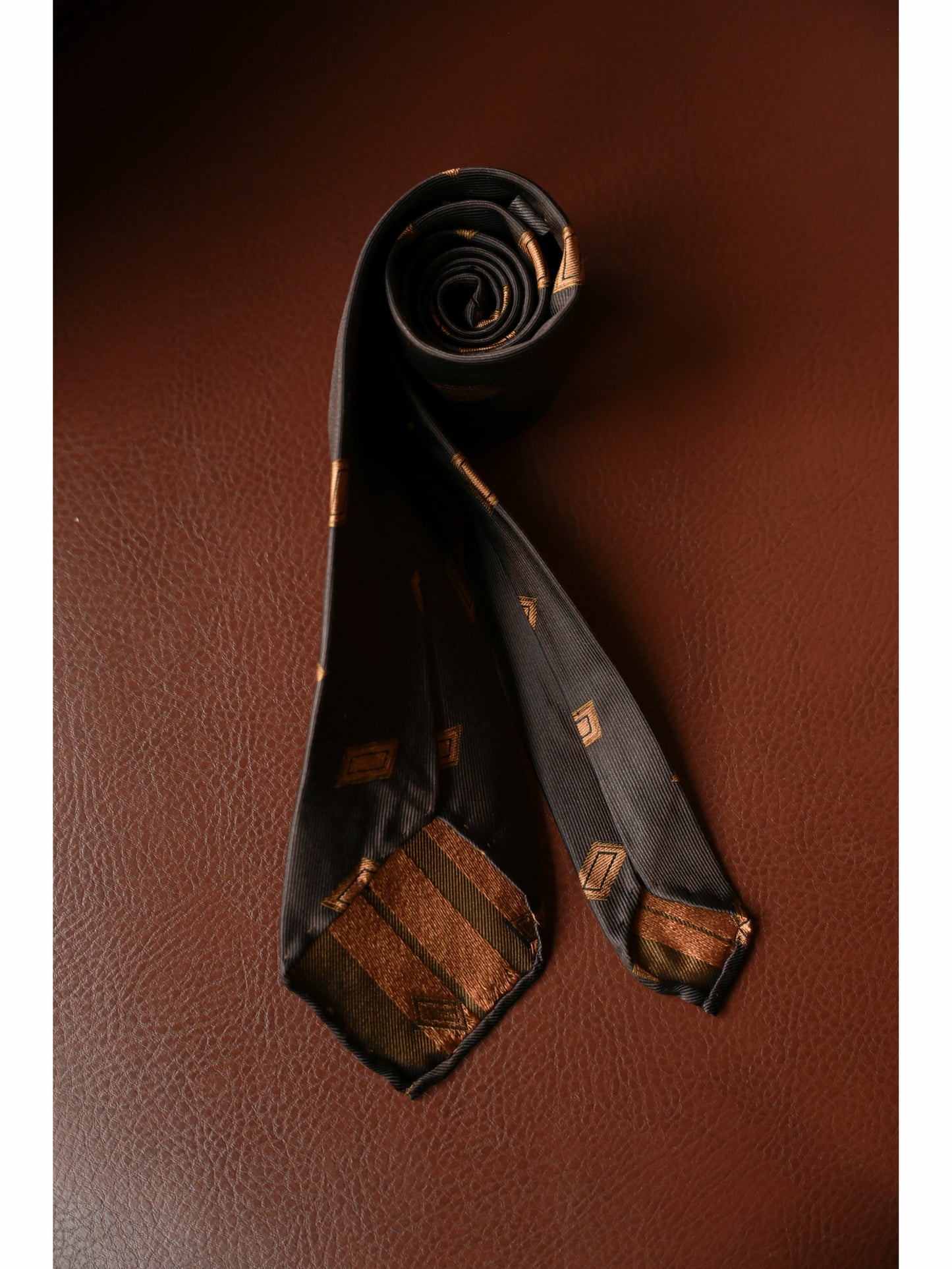 「Cocoa Diamond」Mulberry silk Three-fold Tie