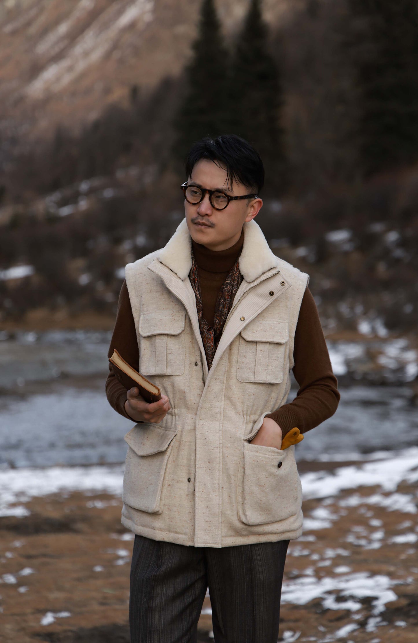 Speckled-Wool Goose-Down Alpine Jacket with Detachable Sleeves — Sand White