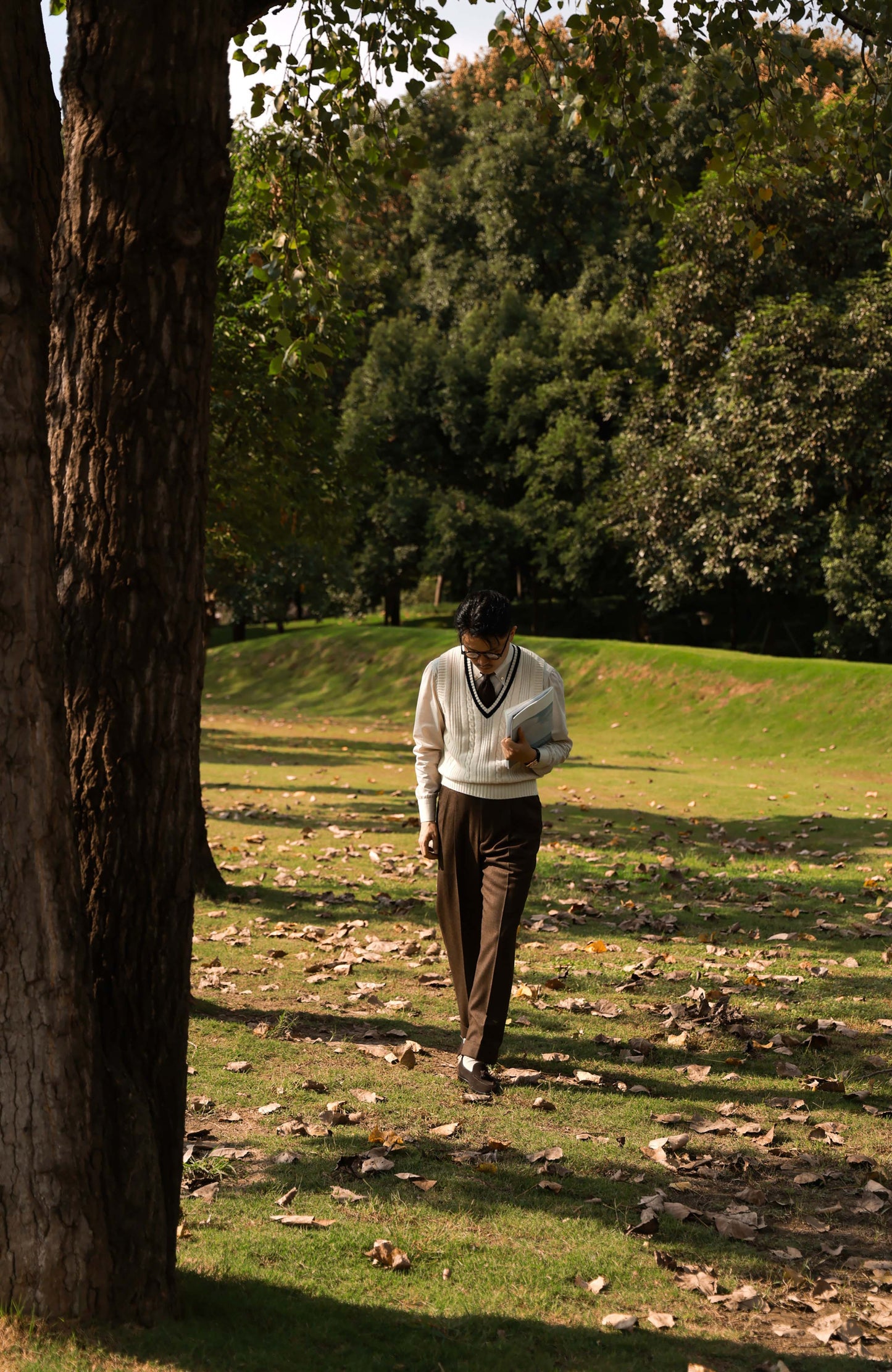 Ivy Vintage V-Neck in Pure Wool — Oatmeal