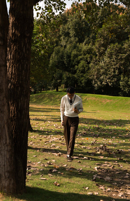 Ivy Vintage V-Neck in Pure Wool — Oatmeal