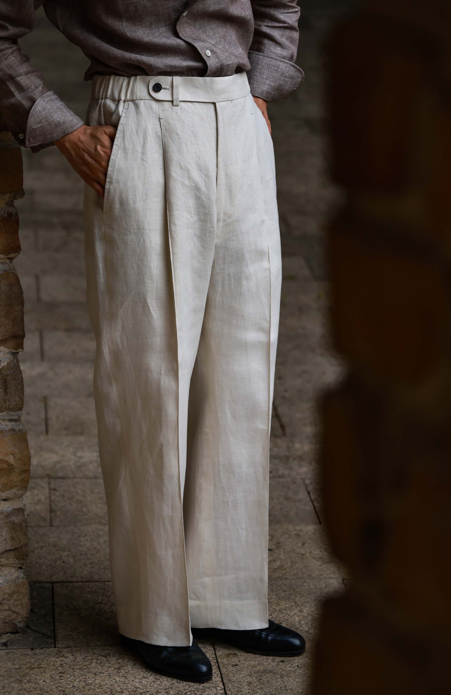 Heavyweight Linen Permanent-Crease Hidden-Drawstring Trousers — Sand Mist White
