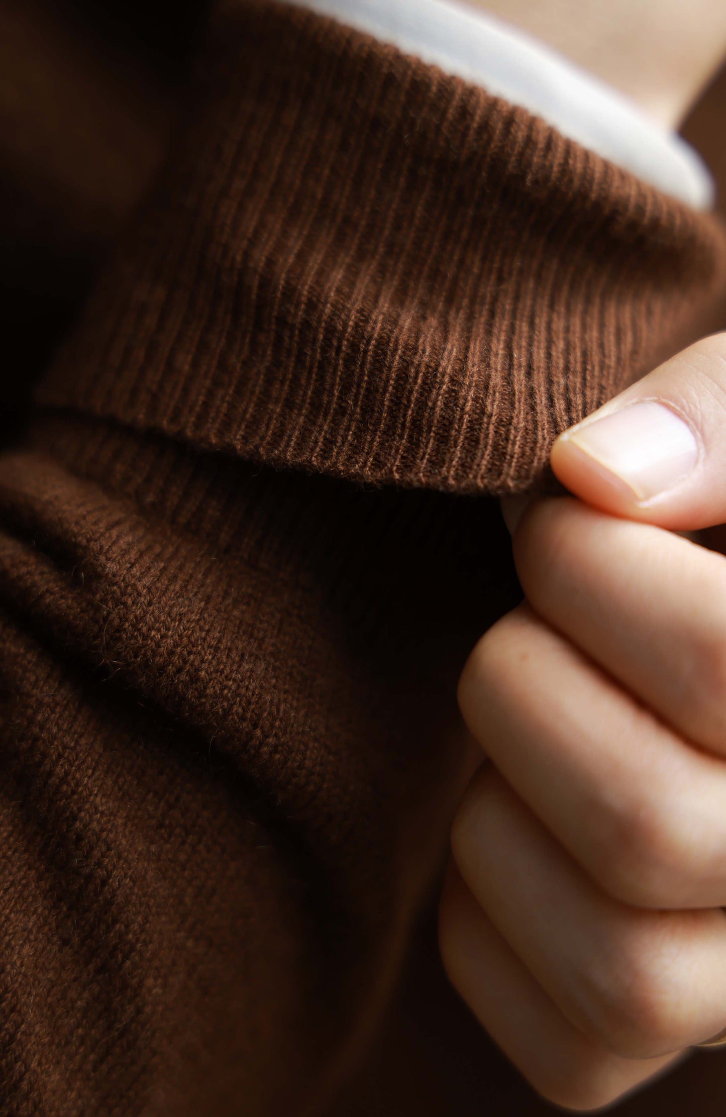 High-Waisted Wool-Cashmere V-Neck Sweater — Maple Brown