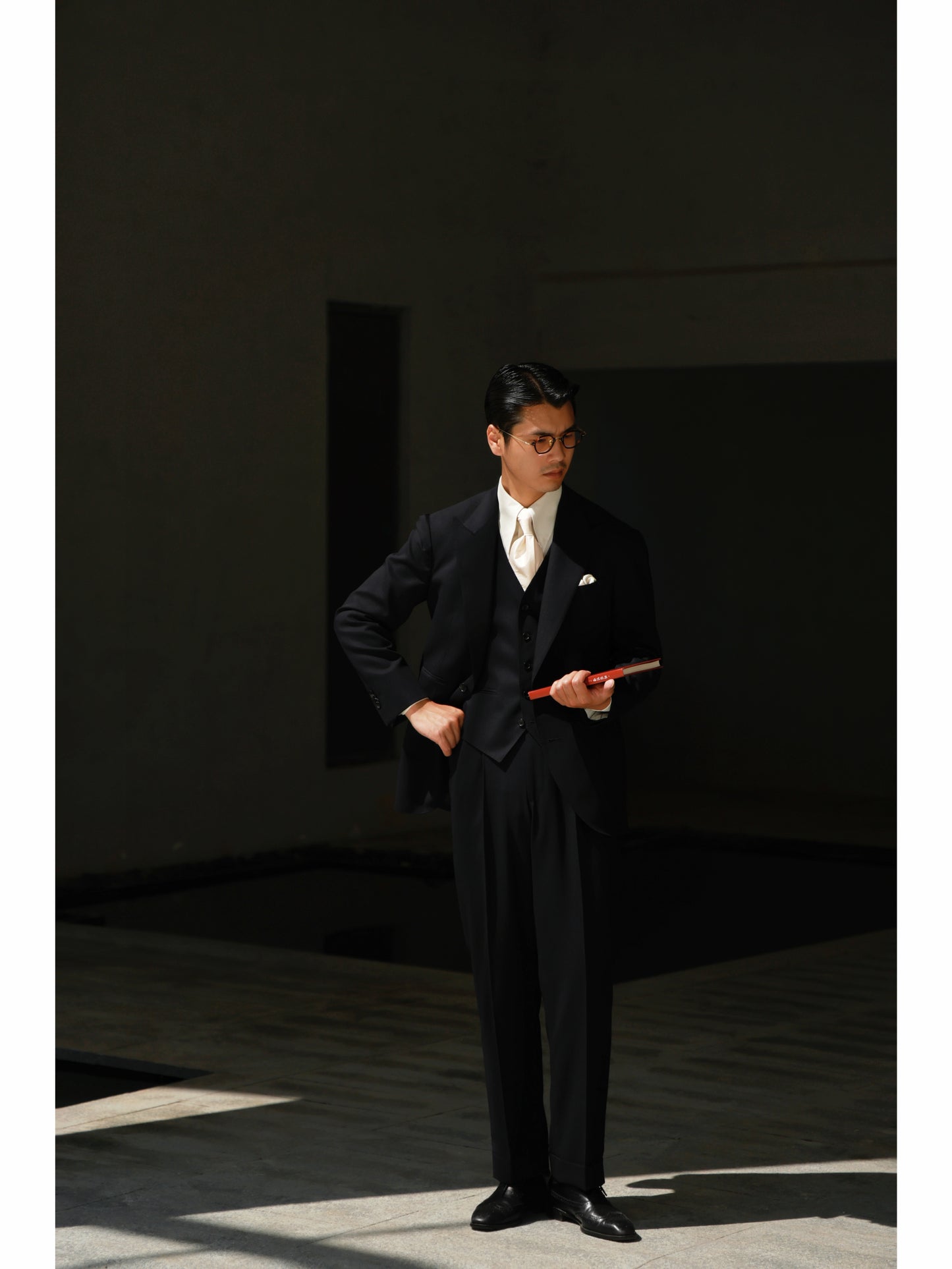 「Phantom Black」Suit Trousers with Italian-style Pure-wool Parisian Side Adjusters and High-Waisted Single-Pleated