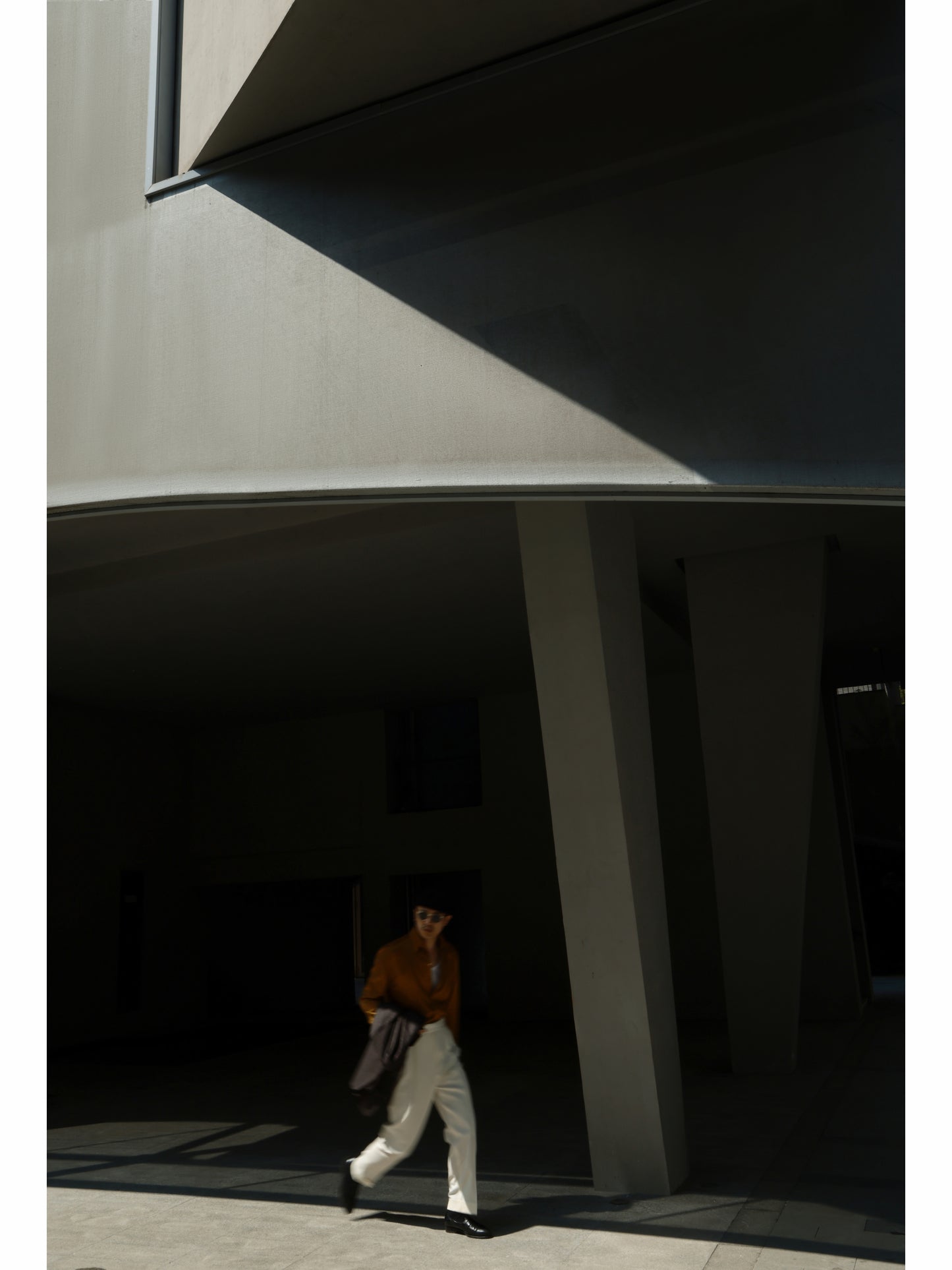 Handcrafted One-piece Collar Shirt — Floating golden