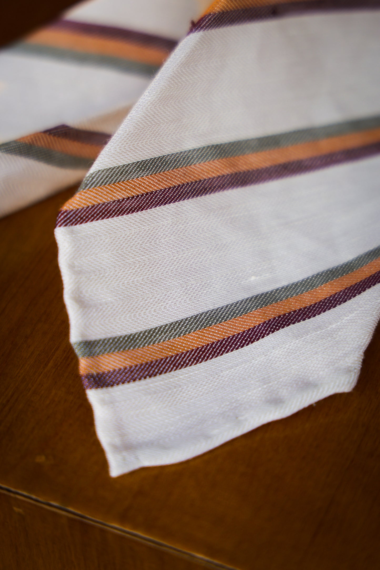 "Classic Creamy White Stripe" Tie 3 Fold Tie 