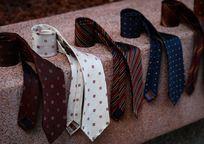 "Vintage red stripes" tie 3 fold tie 