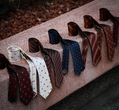 "Vintage red stripes" tie 3 fold tie 