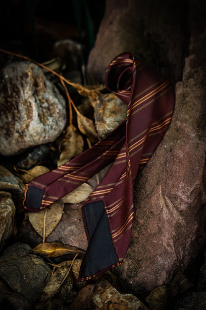 "Vintage red stripes" tie 3 fold tie 