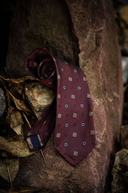 "Vintage red floral" tie 3 fold tie 