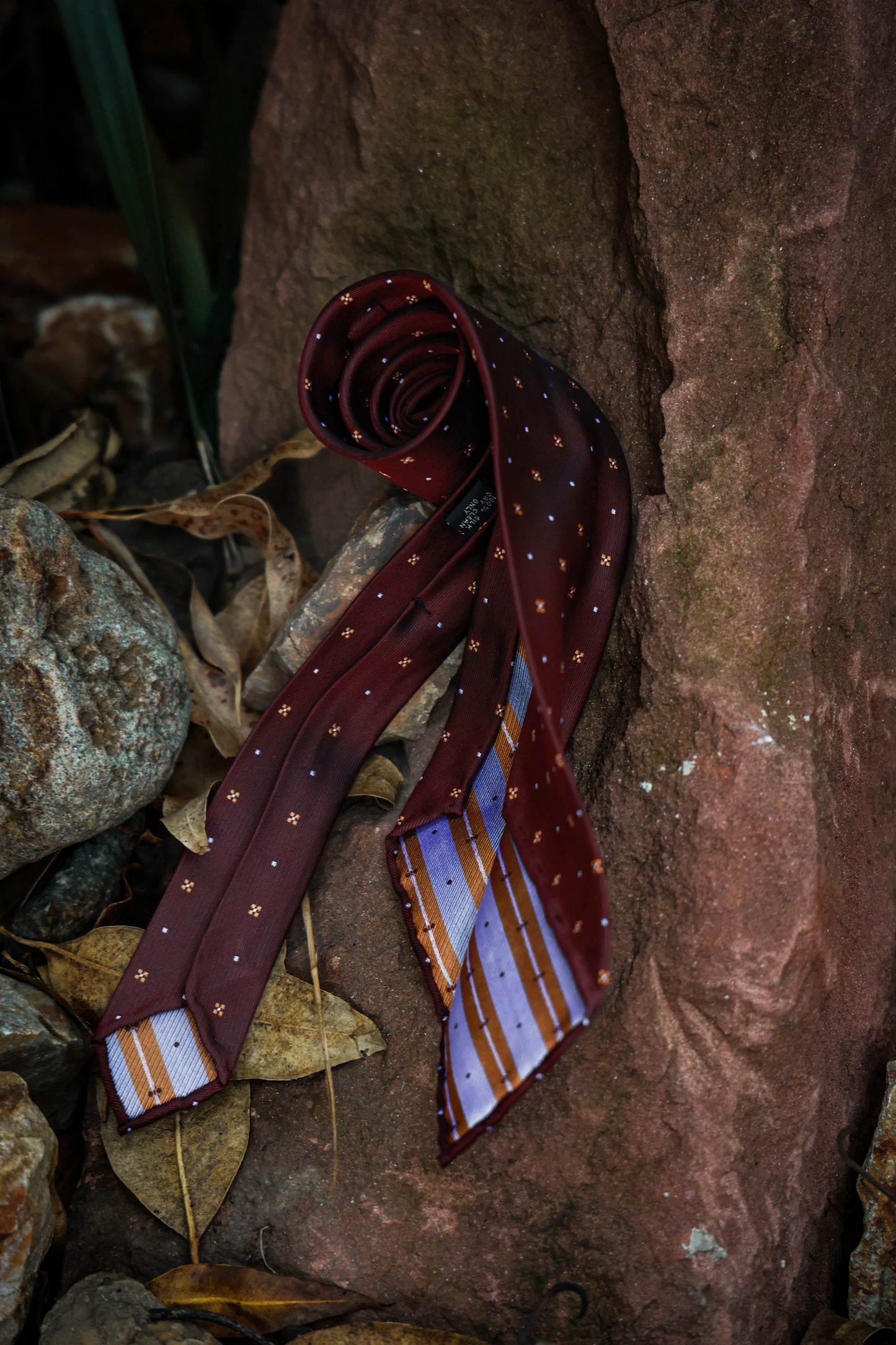 "Vintage red floral" tie 3 fold tie 