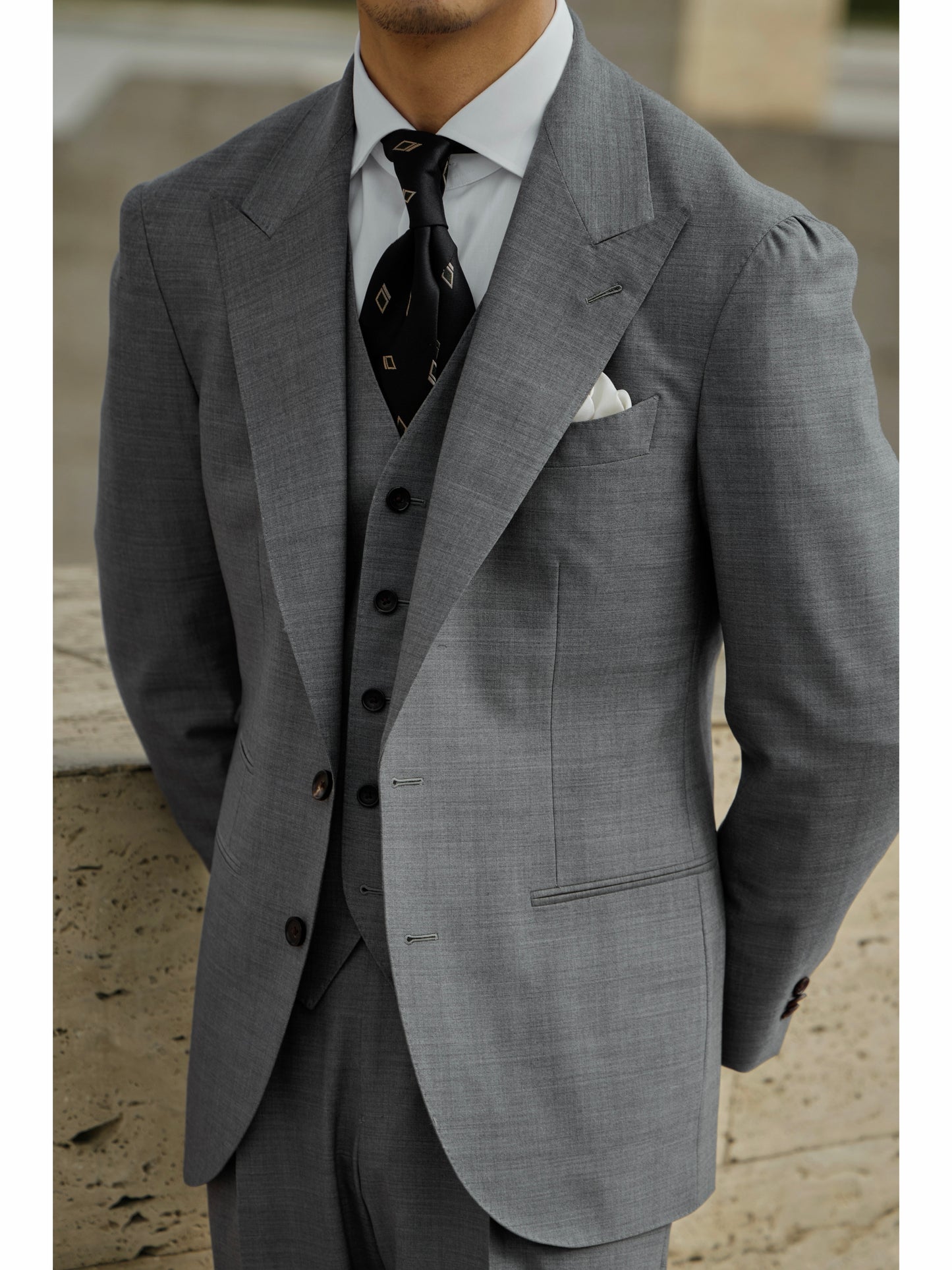 「London Grey」Italian-style Peaked Lapel Merino Wool Suit Jacket