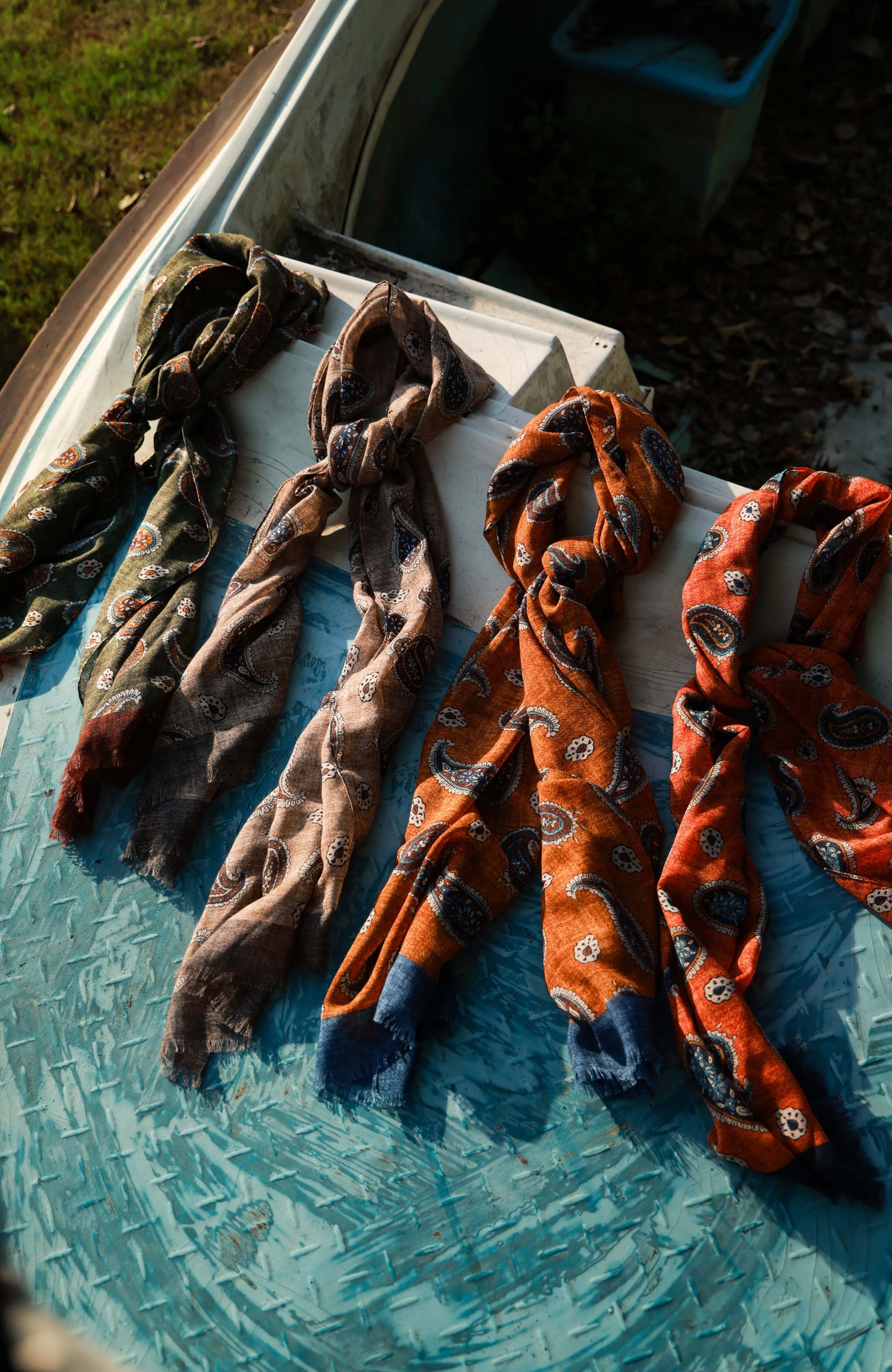 「Paisley」100% Merino Wool Shawl Scarf