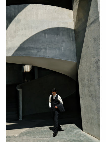 V-Neck Waistcoat in Pure Wool — Phantom Black