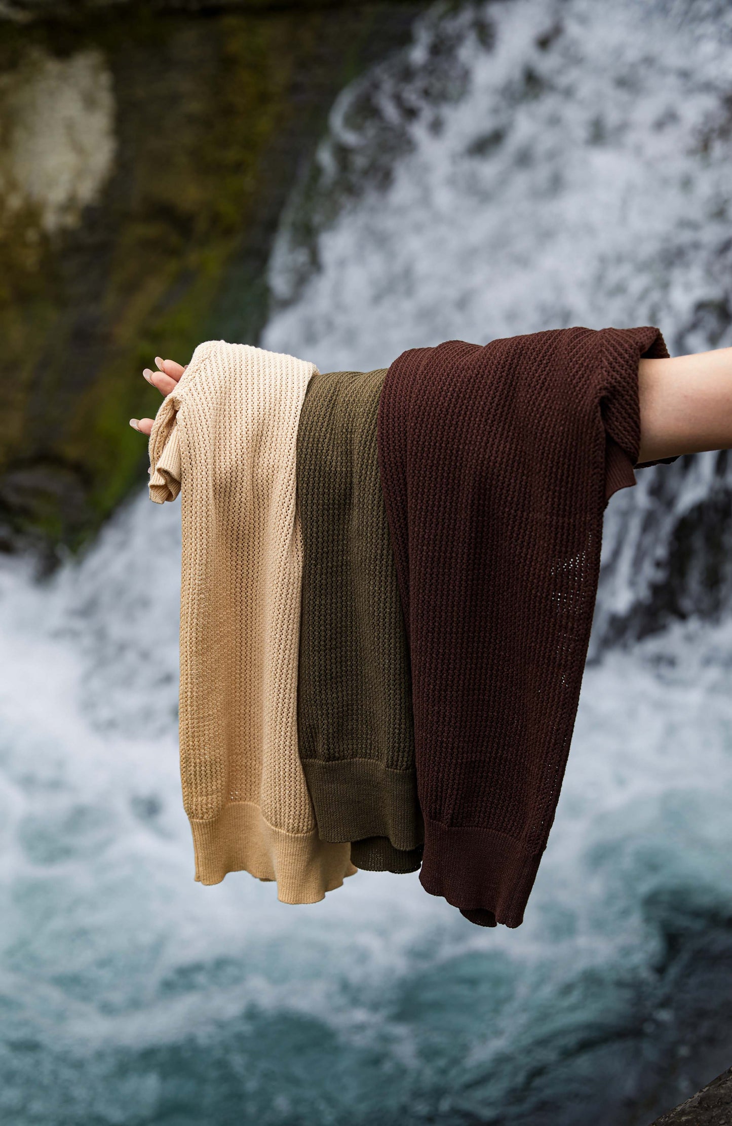 High-Twist Cotton Relaxed Short-Sleeve Polo — Canyon Brown