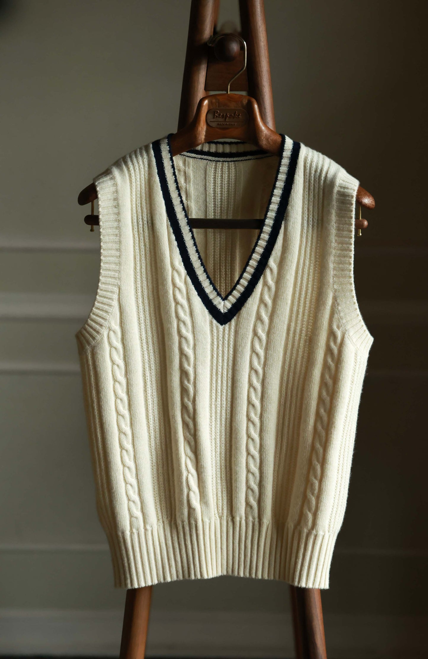 Ivy Vintage V-Neck in Pure Wool — Oatmeal