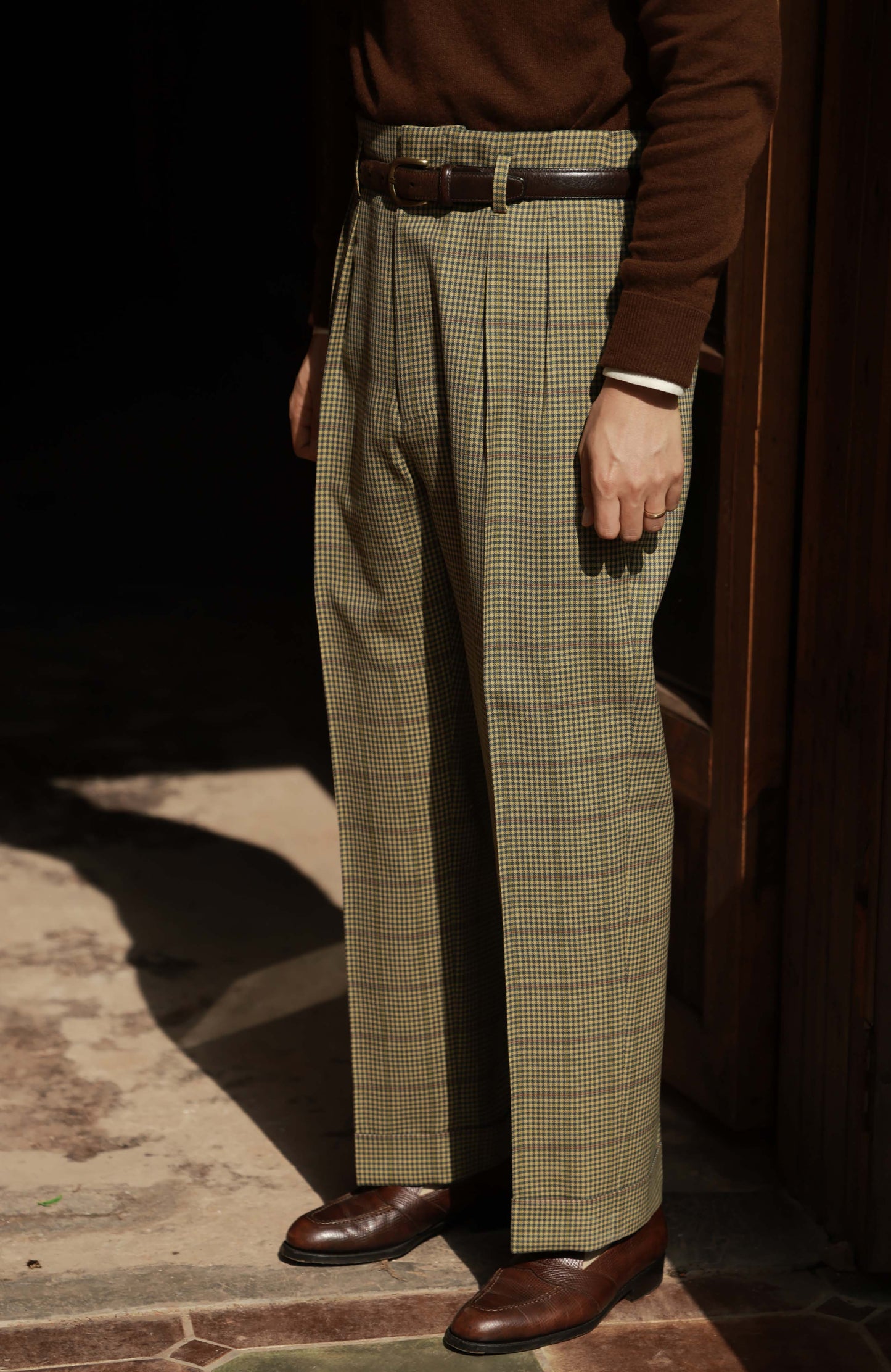 High-Waisted Suit Trousers with Hollywood-Waist — Old Money Vintage Check