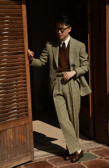 High-Waisted Suit Trousers with Hollywood-Waist — Old Money Vintage Check