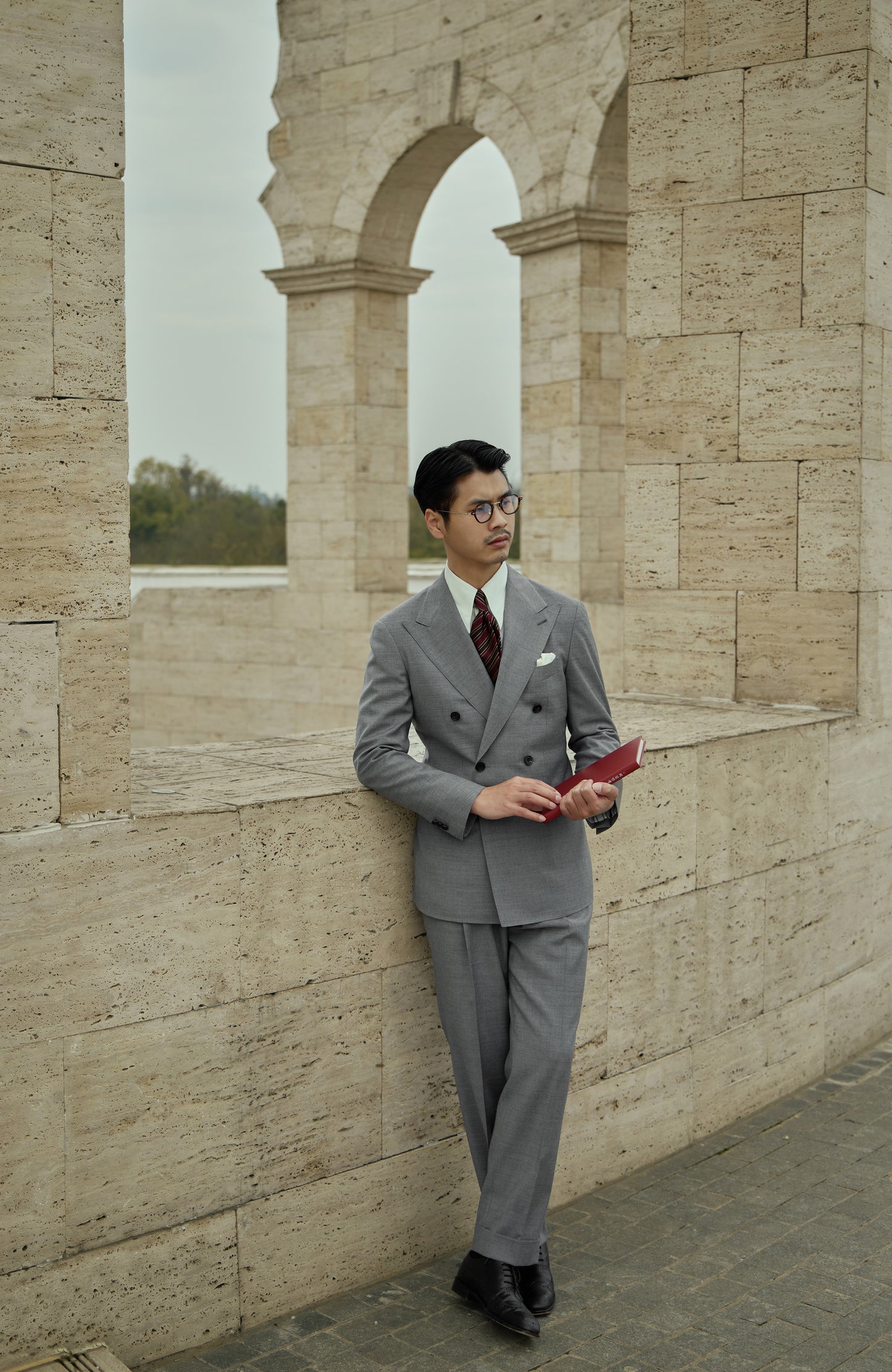 「Eclipse Grey」Italian-style Full-canvass Peaked Lapel Suit Jacket