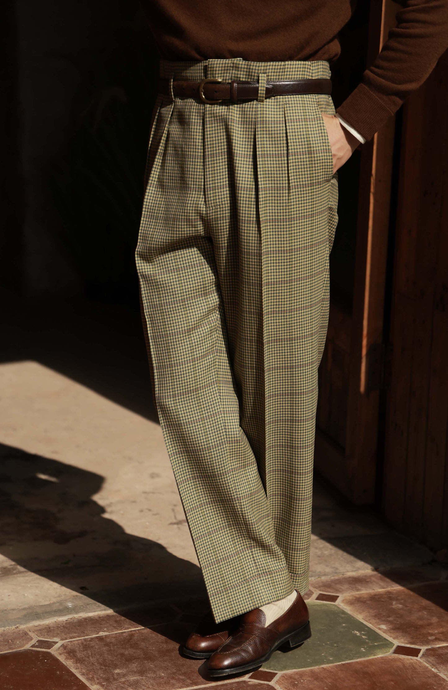 High-Waisted Suit Trousers with Hollywood-Waist — Old Money Vintage Check