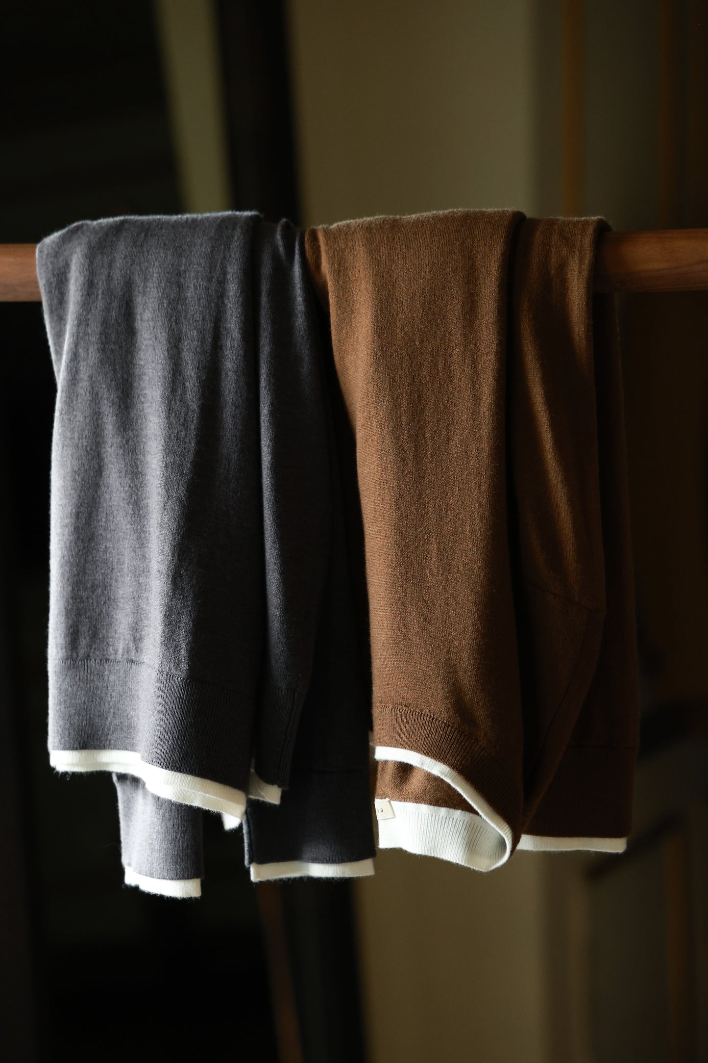 "Caramel Latte" round neck fake two-piece sweater 