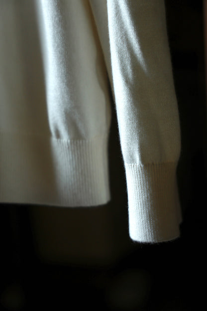 "Used White" Half Turtleneck Sweater 