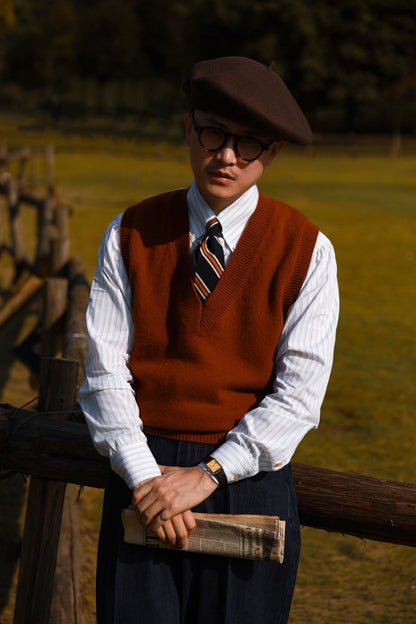 "Old Dream Orange" V-neck sweater vest 