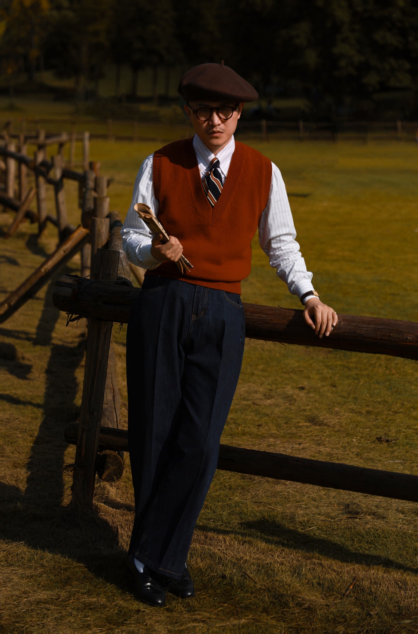 "Old Dream Orange" V-neck sweater vest 