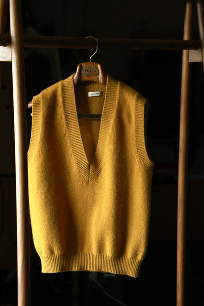 "Van Gogh Yellow" V-neck sweater vest 