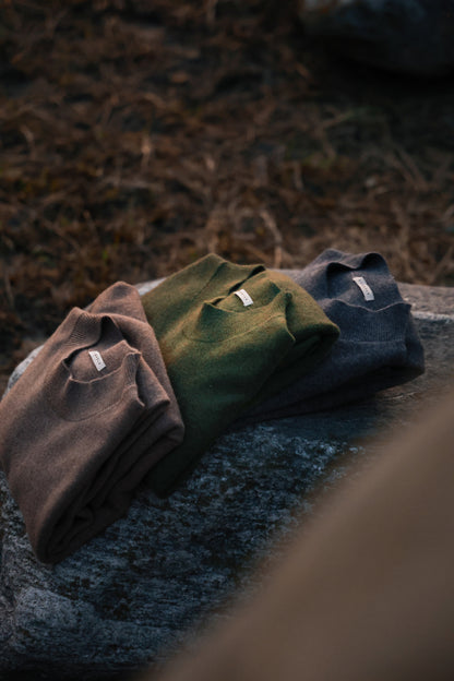 「Lunar Gary」Mock Neck Sweater