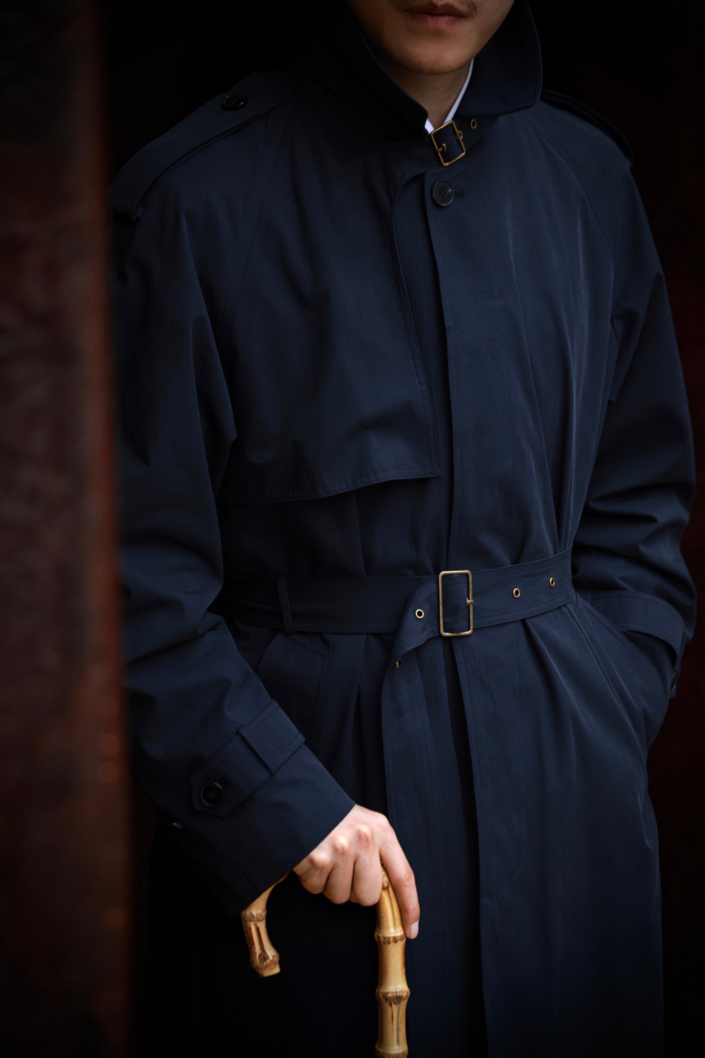 Washed navy blue windbreaker with detachable liner 