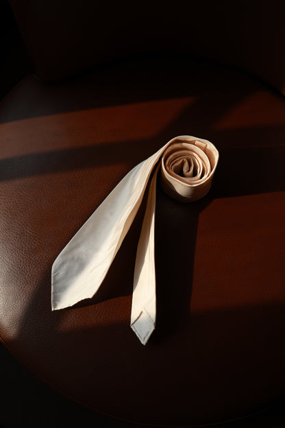 "White Moonlight" tie 3 fold tie 