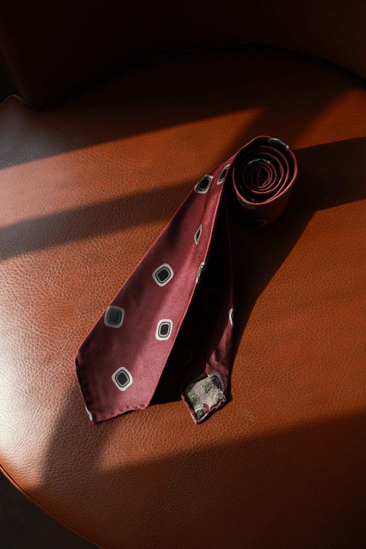 "Tipsy Series" tie 3 fold tie 