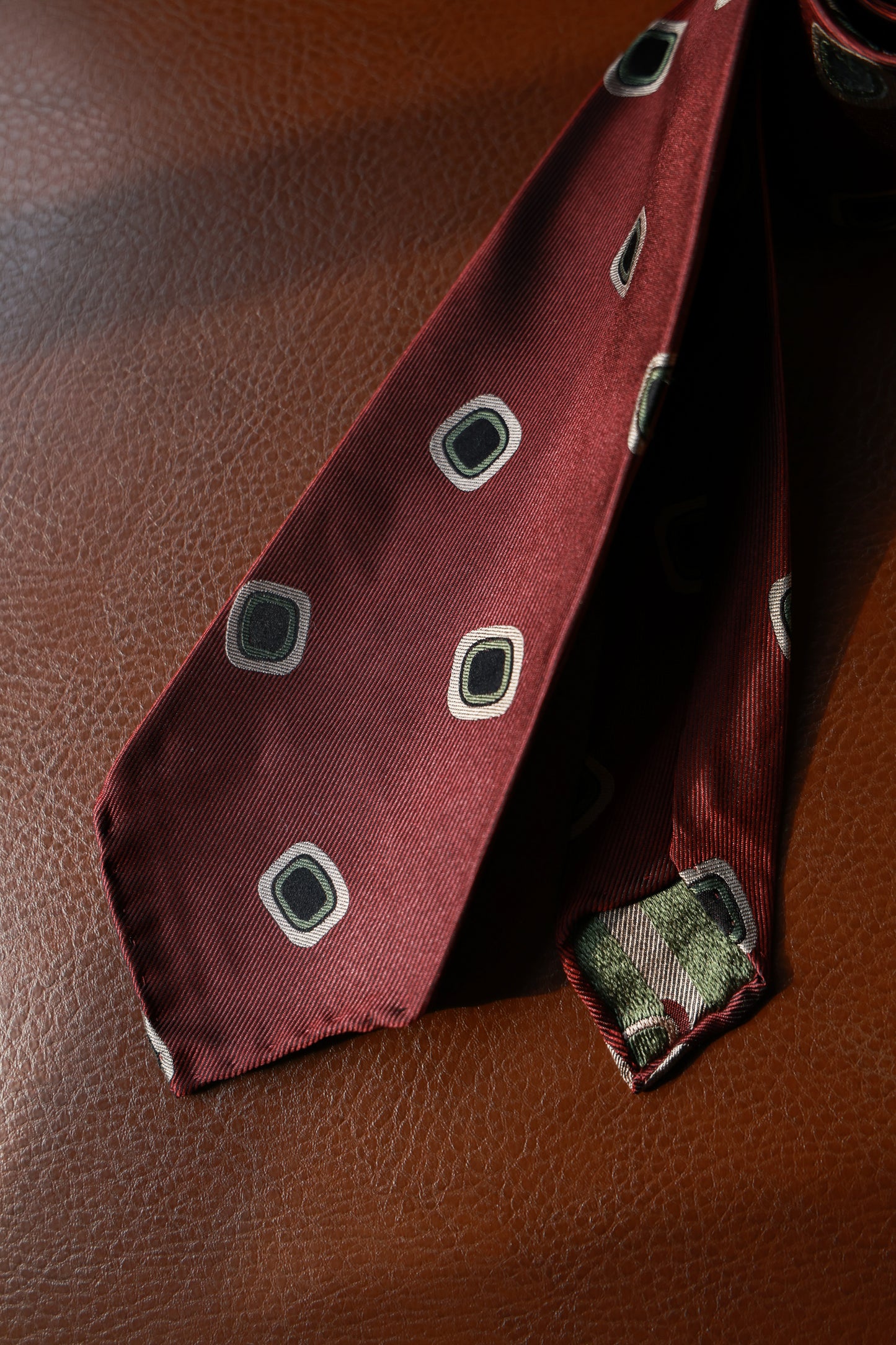 "Tipsy Series" tie 3 fold tie 