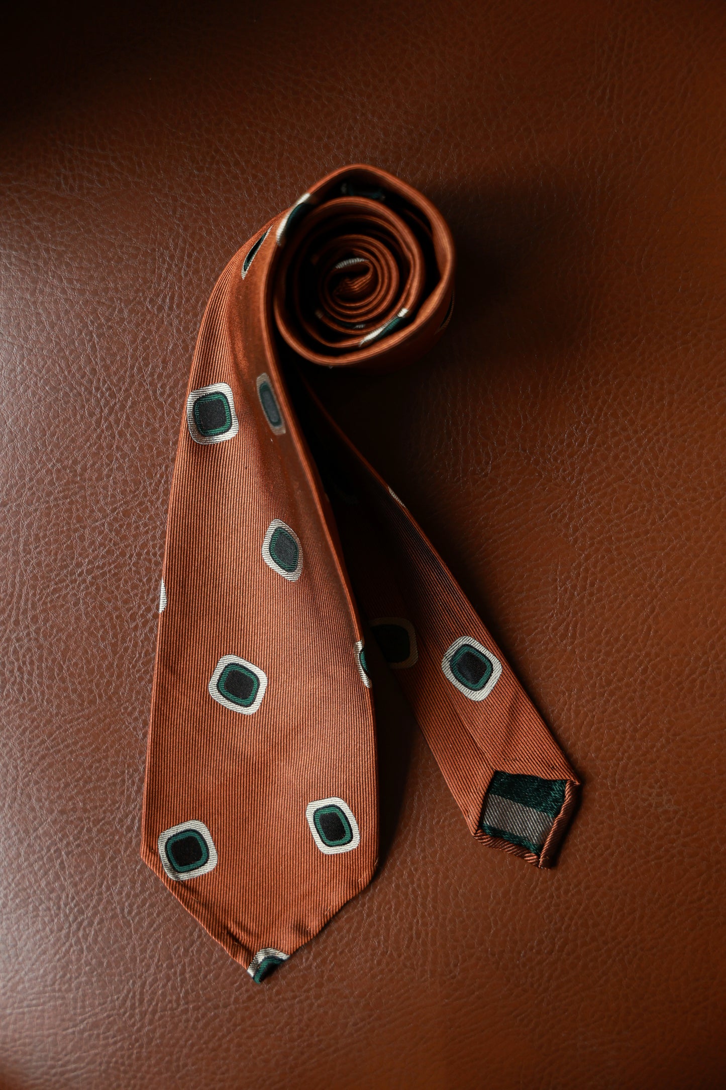 "Tipsy Series" tie 3 fold tie 