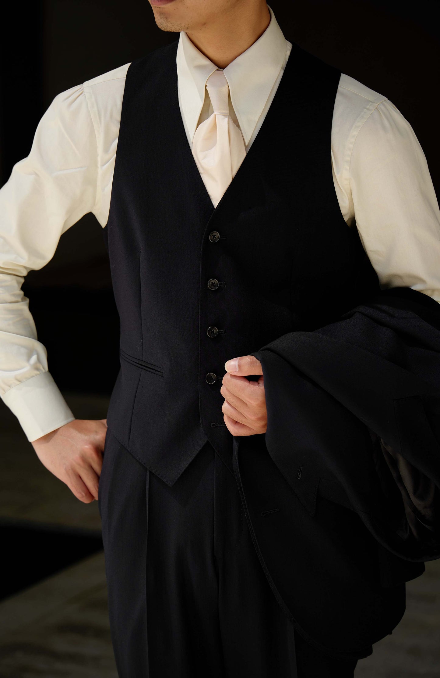 V-Neck Waistcoat in Pure Wool — Phantom Black